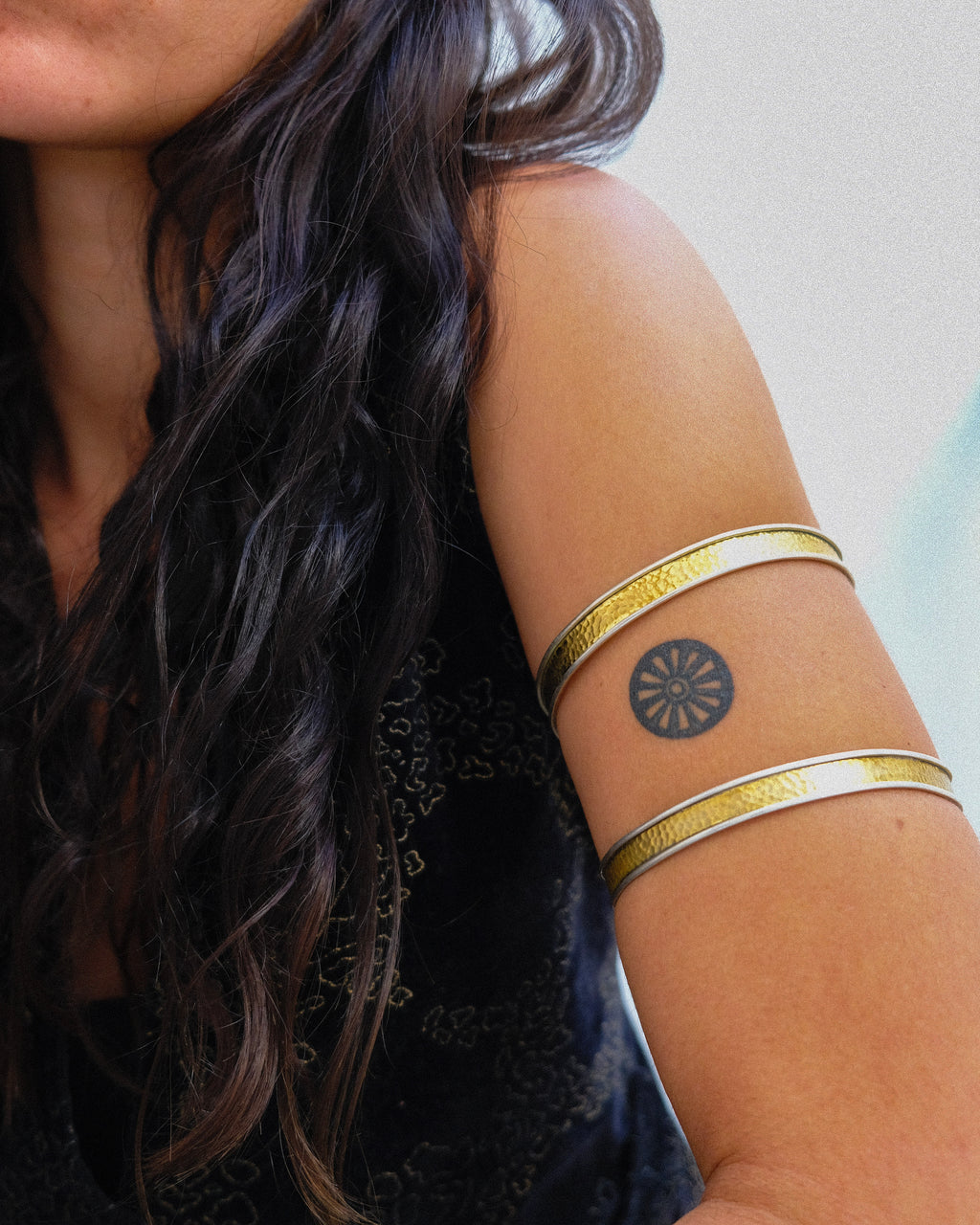 HIRANYA CUFF (knee & arm)